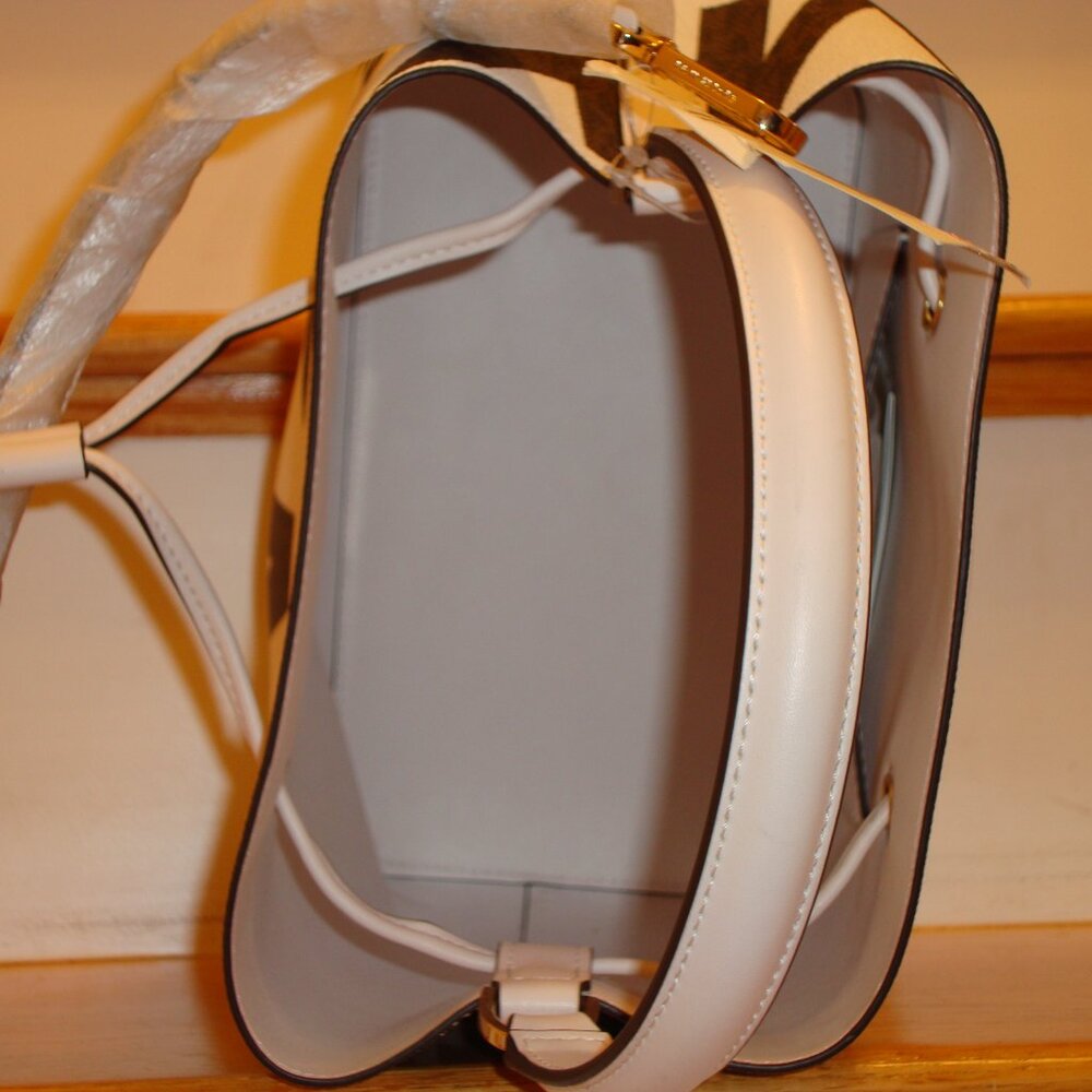 Michael Kors Suri LG Bucket Shoulder/Crossbody Bag MK White/Brown NEW WITH TAGS! - Picture 5 of 10